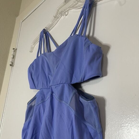 Lululemon blue cutout workout yoga strappy tank top Size 4 - Picture 4 of 5